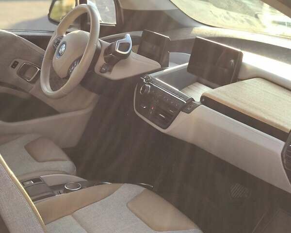 Сірий БМВ І3, об'ємом двигуна 0.65 л та пробігом 75 тис. км за 16000 $, фото 2 на Automoto.ua