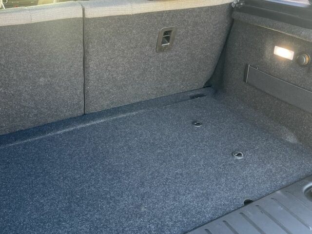 Серый БМВ И3, объемом двигателя 0 л и пробегом 107 тыс. км за 9000 $, фото 9 на Automoto.ua