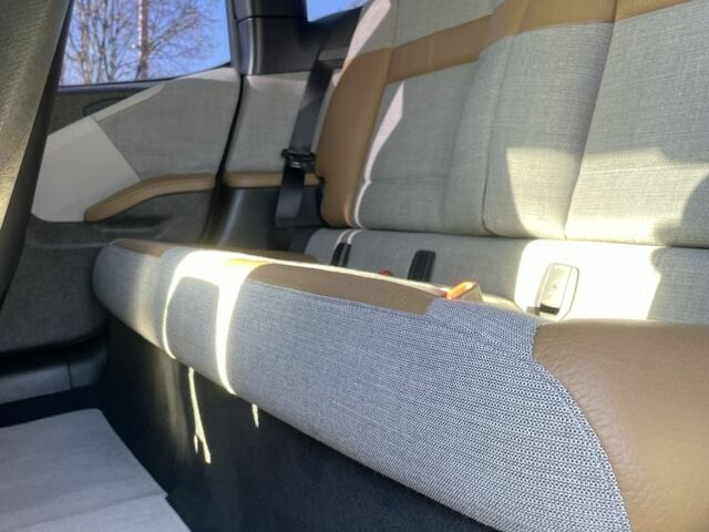 Серый БМВ И3, объемом двигателя 0 л и пробегом 107 тыс. км за 9000 $, фото 14 на Automoto.ua