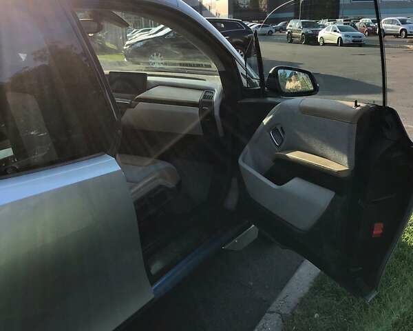 Сірий БМВ І3, об'ємом двигуна 0.65 л та пробігом 75 тис. км за 16000 $, фото 4 на Automoto.ua