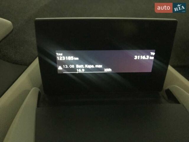 Серый БМВ И3, объемом двигателя 0 л и пробегом 159 тыс. км за 10000 $, фото 32 на Automoto.ua