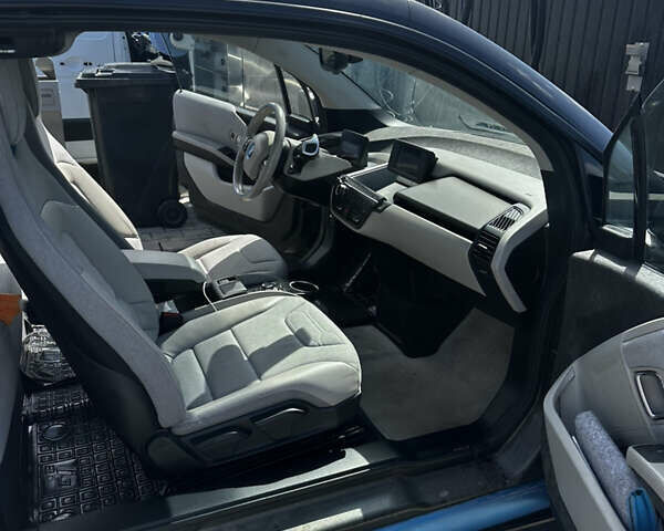 Серый БМВ И3, объемом двигателя 0.65 л и пробегом 150 тыс. км за 9500 $, фото 7 на Automoto.ua