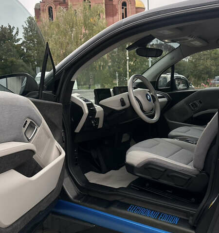Серый БМВ И3, объемом двигателя 0 л и пробегом 95 тыс. км за 9500 $, фото 12 на Automoto.ua