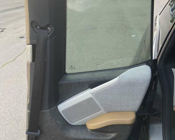 Серый БМВ И3, объемом двигателя 0 л и пробегом 146 тыс. км за 9000 $, фото 27 на Automoto.ua