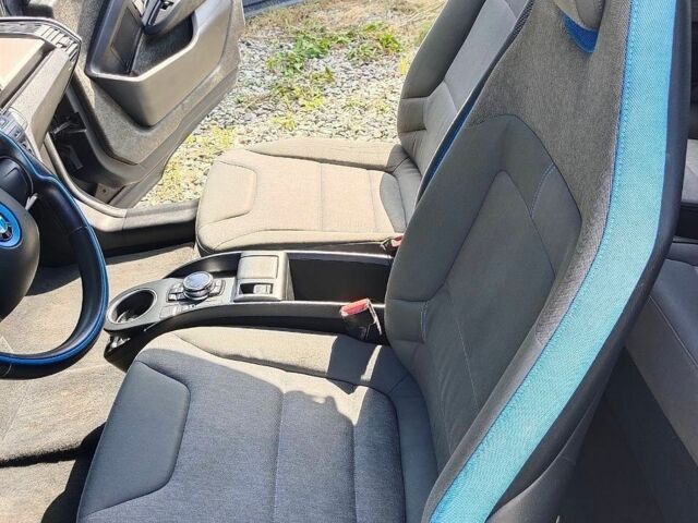 Серый БМВ И3, объемом двигателя 0 л и пробегом 155 тыс. км за 9100 $, фото 9 на Automoto.ua