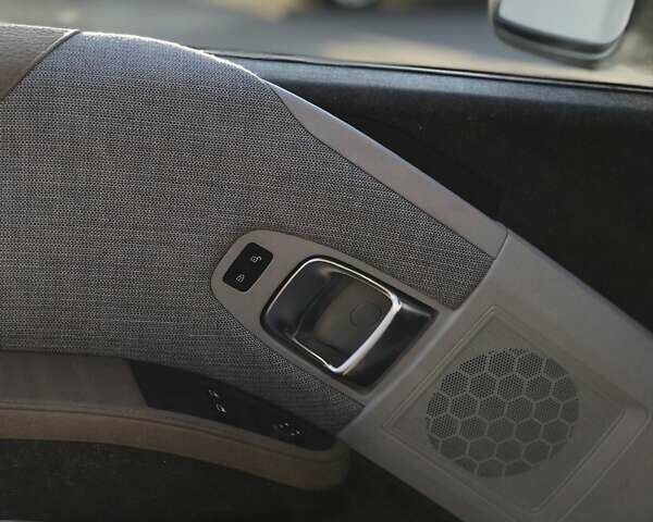 Сірий БМВ І3, об'ємом двигуна 0.65 л та пробігом 75 тис. км за 16000 $, фото 30 на Automoto.ua