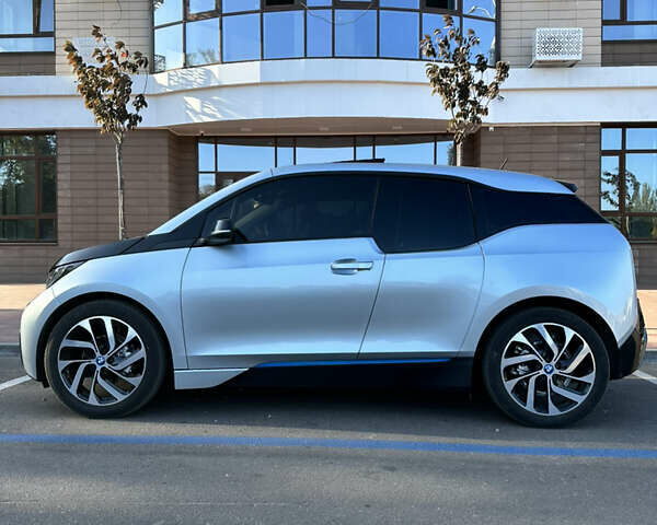 Серый БМВ И3, объемом двигателя 0 л и пробегом 111 тыс. км за 10400 $, фото 2 на Automoto.ua