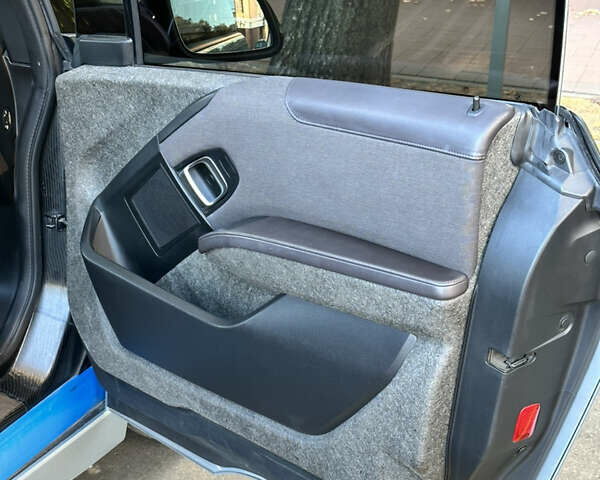 Серый БМВ И3, объемом двигателя 0 л и пробегом 111 тыс. км за 10400 $, фото 12 на Automoto.ua
