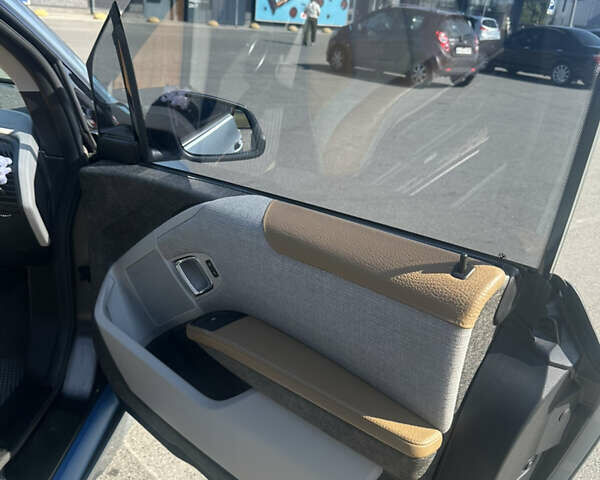 Серый БМВ И3, объемом двигателя 0 л и пробегом 66 тыс. км за 9500 $, фото 15 на Automoto.ua