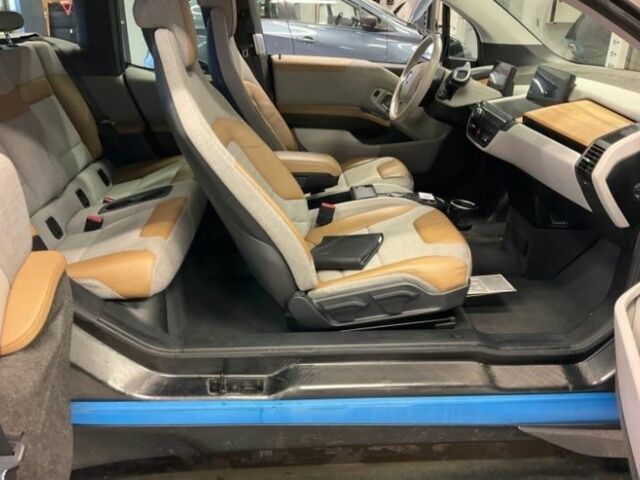 Серый БМВ И3, объемом двигателя 0 л и пробегом 84 тыс. км за 7500 $, фото 4 на Automoto.ua