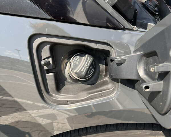 Серый БМВ И3, объемом двигателя 0.65 л и пробегом 126 тыс. км за 13000 $, фото 16 на Automoto.ua