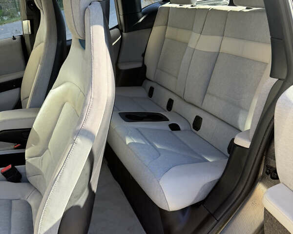 Серый БМВ И3, объемом двигателя 0 л и пробегом 93 тыс. км за 7800 $, фото 15 на Automoto.ua