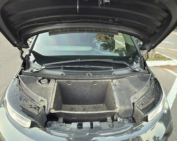 Сірий БМВ І3, об'ємом двигуна 0 л та пробігом 117 тис. км за 10500 $, фото 25 на Automoto.ua
