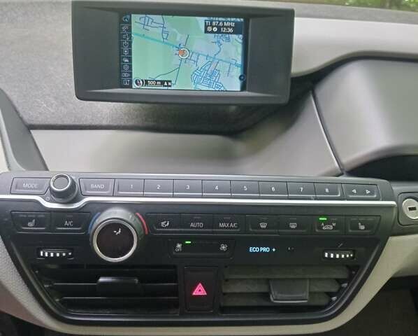 Серый БМВ И3, объемом двигателя 0 л и пробегом 72 тыс. км за 12000 $, фото 2 на Automoto.ua