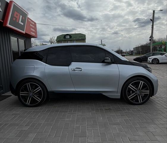 Серый БМВ И3, объемом двигателя 0 л и пробегом 137 тыс. км за 13600 $, фото 2 на Automoto.ua