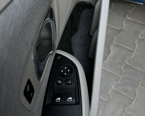 Серый БМВ И3, объемом двигателя 0 л и пробегом 50 тыс. км за 9500 $, фото 11 на Automoto.ua