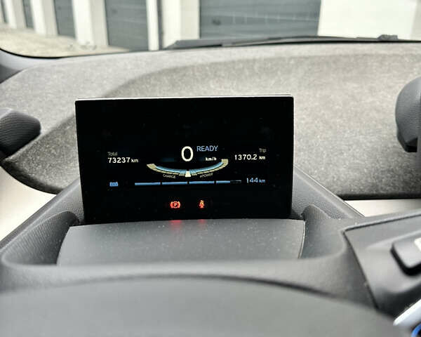 Серый БМВ И3, объемом двигателя 0 л и пробегом 73 тыс. км за 13100 $, фото 8 на Automoto.ua