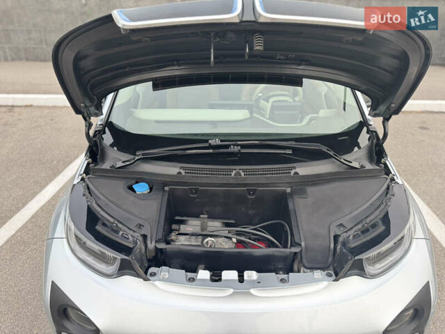 Сірий БМВ І3, об'ємом двигуна 0 л та пробігом 245 тис. км за 11300 $, фото 29 на Automoto.ua