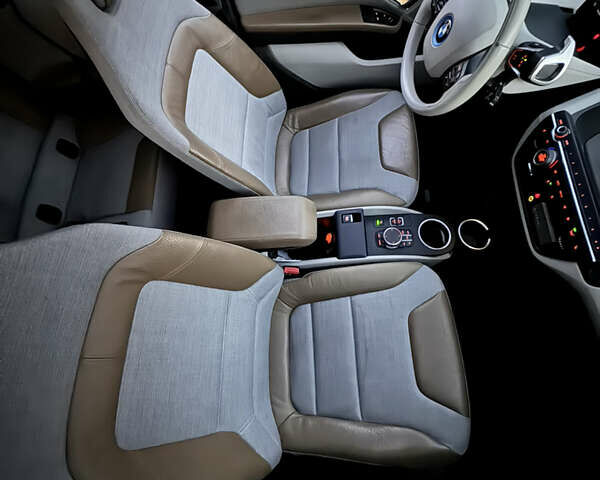 Серый БМВ И3, объемом двигателя 0 л и пробегом 68 тыс. км за 15999 $, фото 40 на Automoto.ua