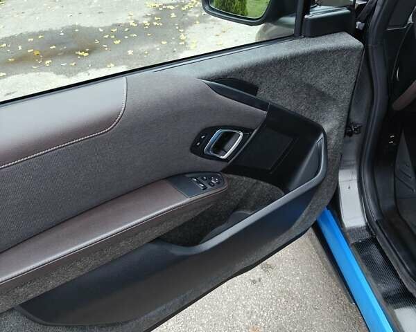 Серый БМВ И3, объемом двигателя 0 л и пробегом 92 тыс. км за 15800 $, фото 10 на Automoto.ua