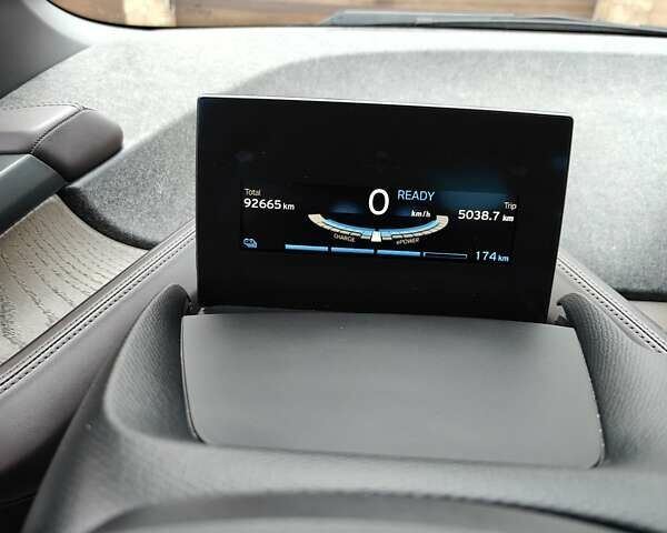 Серый БМВ И3, объемом двигателя 0 л и пробегом 92 тыс. км за 15800 $, фото 19 на Automoto.ua