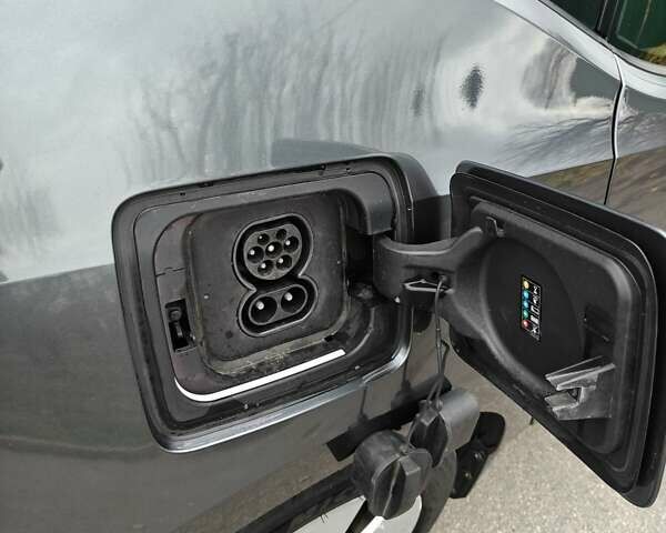Серый БМВ И3, объемом двигателя 0 л и пробегом 92 тыс. км за 15800 $, фото 8 на Automoto.ua