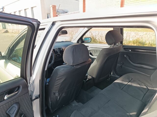 Серый БМВ И3, объемом двигателя 2 л и пробегом 260 тыс. км за 2999 $, фото 10 на Automoto.ua