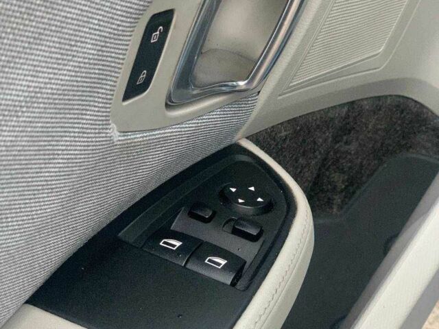 Серый БМВ И3, объемом двигателя 0 л и пробегом 125 тыс. км за 9700 $, фото 6 на Automoto.ua