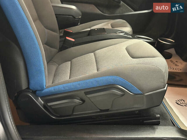 БМВ И3 2017 в Владимир-Волынский на Automoto.ua Синий БМВ И3, объемом двигателя 0 л и пробегом 214 тыс. км за 9900 $, фото 44 на Automoto.ua