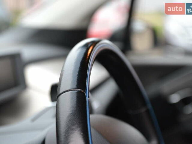 Синий БМВ И3, объемом двигателя 0 л и пробегом 96 тыс. км за 11600 $, фото 16 на Automoto.ua