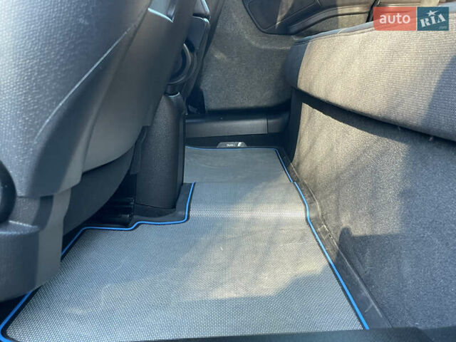 БМВ И3 2017 в Львове на Automoto.ua Синий БМВ И3, объемом двигателя 0 л и пробегом 140 тыс. км за 12490 $, фото 43 на Automoto.ua