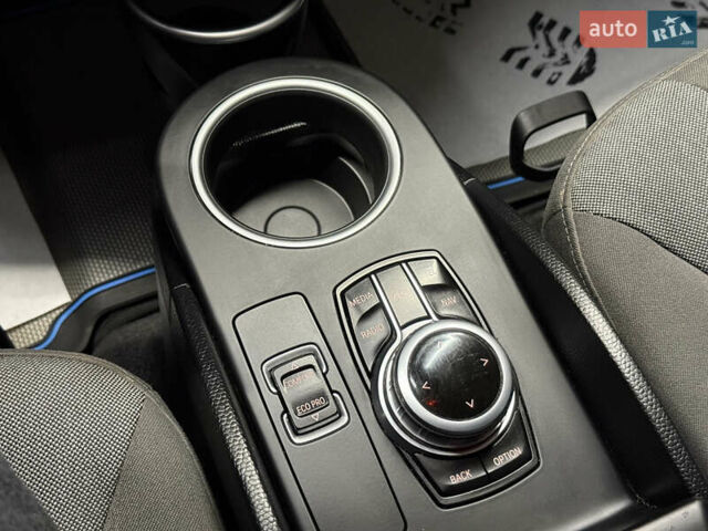 БМВ И3 2017 в Владимир-Волынский на Automoto.ua Синий БМВ И3, объемом двигателя 0 л и пробегом 214 тыс. км за 9900 $, фото 59 на Automoto.ua