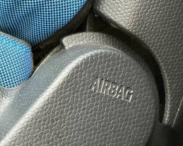 Синий БМВ И3, объемом двигателя 0 л и пробегом 64 тыс. км за 12750 $, фото 69 на Automoto.ua