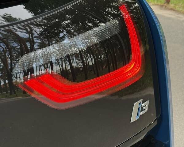 Синий БМВ И3, объемом двигателя 0 л и пробегом 64 тыс. км за 12750 $, фото 17 на Automoto.ua