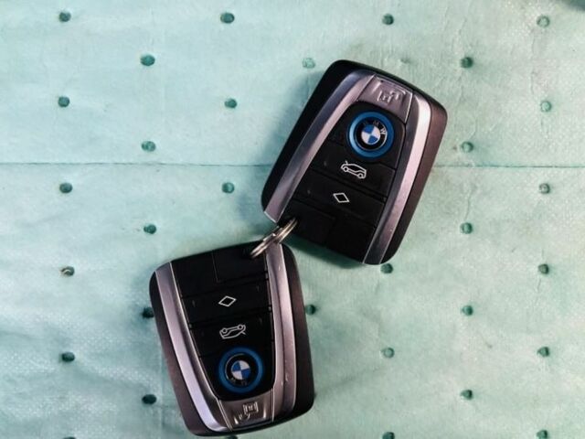 Синий БМВ И3, объемом двигателя 0 л и пробегом 77 тыс. км за 18000 $, фото 13 на Automoto.ua