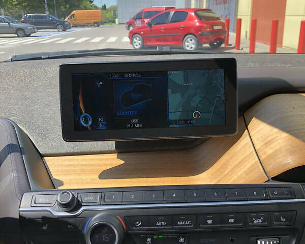 Помаранчевий БМВ І3, об'ємом двигуна 0.65 л та пробігом 97 тис. км за 15000 $, фото 9 на Automoto.ua