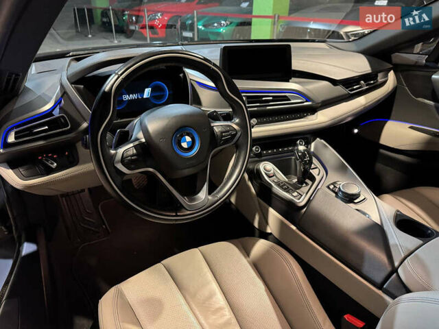 Білий БМВ І8, об'ємом двигуна 1.5 л та пробігом 52 тис. км за 49000 $, фото 8 на Automoto.ua