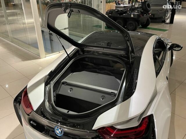 БМВ И8, объемом двигателя 0 л и пробегом 5 тыс. км за 83500 $, фото 9 на Automoto.ua