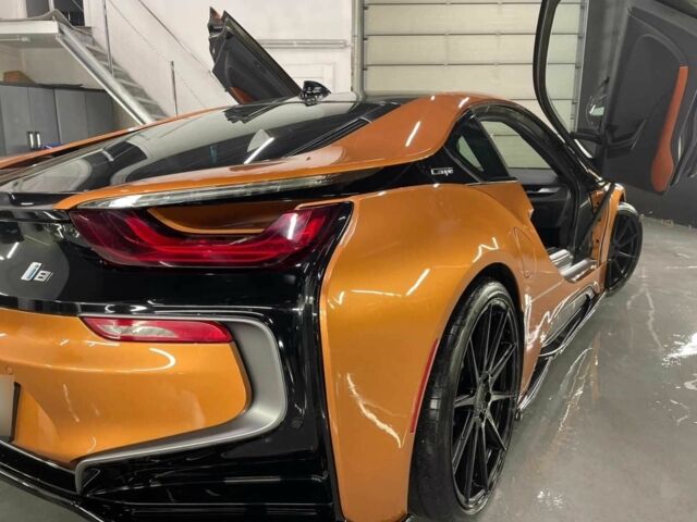 Желтый БМВ И8, объемом двигателя 1.5 л и пробегом 35 тыс. км за 50000 $, фото 2 на Automoto.ua