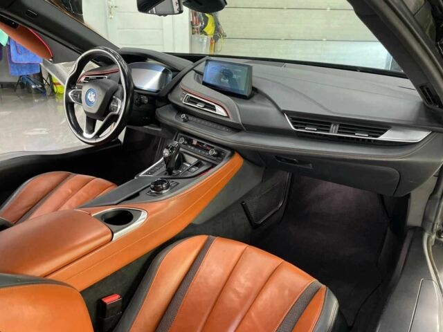 Желтый БМВ И8, объемом двигателя 1.5 л и пробегом 35 тыс. км за 50000 $, фото 8 на Automoto.ua