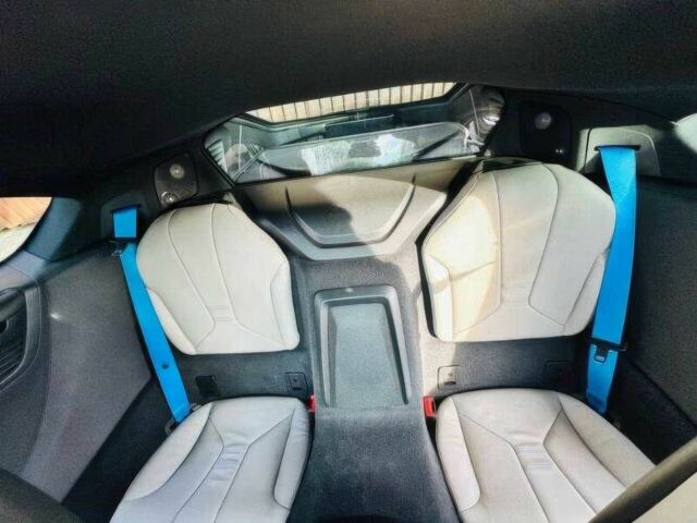 Серый БМВ И8, объемом двигателя 1.5 л и пробегом 67 тыс. км за 15050 $, фото 6 на Automoto.ua