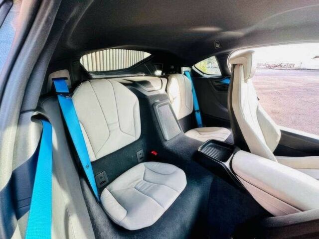 Серый БМВ И8, объемом двигателя 1.5 л и пробегом 67 тыс. км за 15050 $, фото 5 на Automoto.ua