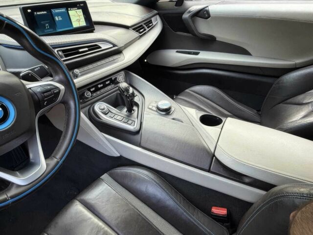 Серый БМВ И8, объемом двигателя 0 л и пробегом 48 тыс. км за 29000 $, фото 6 на Automoto.ua