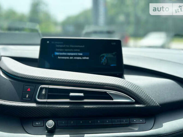 Синий БМВ И8, объемом двигателя 1.5 л и пробегом 41 тыс. км за 71700 $, фото 12 на Automoto.ua