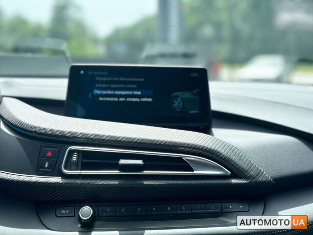 Синий БМВ И8, объемом двигателя 1.5 л и пробегом 41 тыс. км за 74000 $, фото 12 на Automoto.ua
