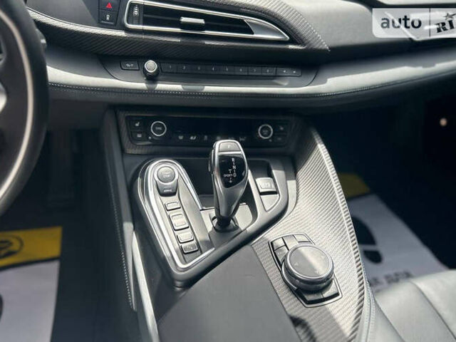 Синий БМВ И8, объемом двигателя 1.5 л и пробегом 41 тыс. км за 71700 $, фото 11 на Automoto.ua