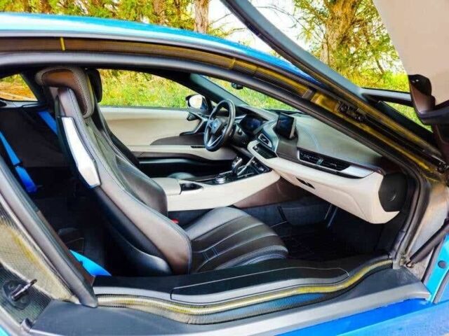 Синий БМВ И8, объемом двигателя 0 л и пробегом 66 тыс. км за 22000 $, фото 17 на Automoto.ua
