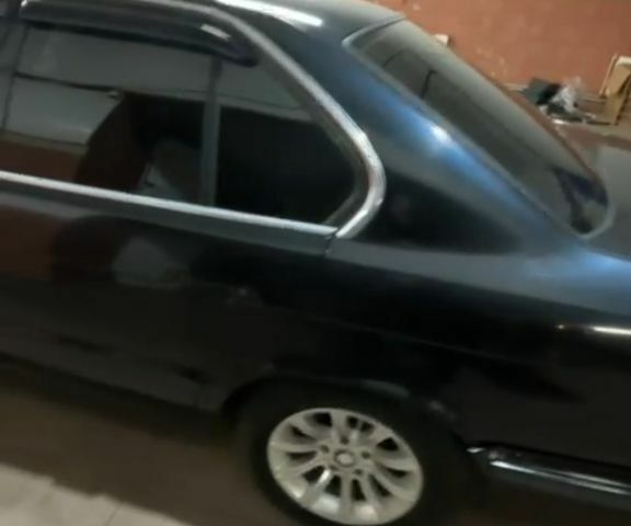 Чорний БМВ M1, об'ємом двигуна 2 л та пробігом 283 тис. км за 1750 $, фото 2 на Automoto.ua