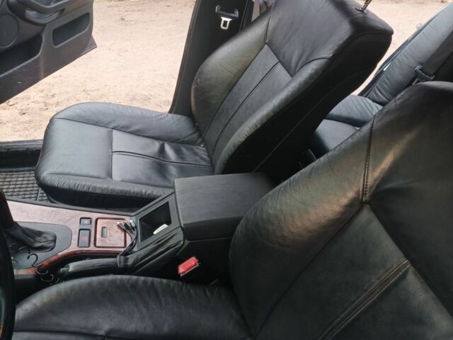 Синий БМВ M1, объемом двигателя 2.5 л и пробегом 450 тыс. км за 3700 $, фото 1 на Automoto.ua