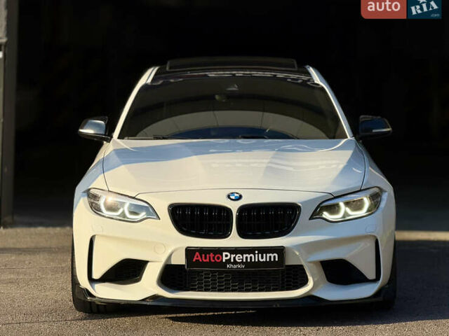 Белый БМВ M2, объемом двигателя 3 л и пробегом 73 тыс. км за 38000 $, фото 3 на Automoto.ua